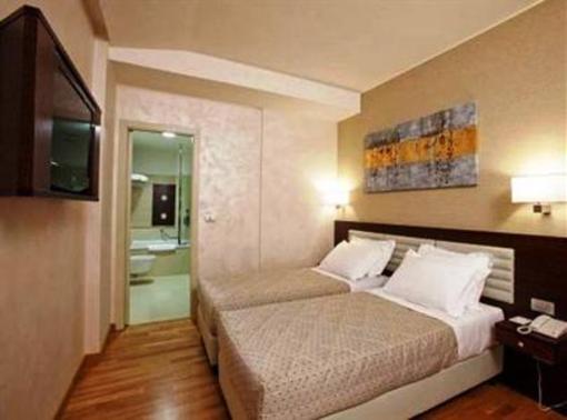 фото отеля Breaking Business Hotel Mosciano Sant'Angelo