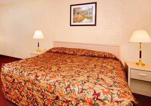 фото отеля Econo Lodge Mobile