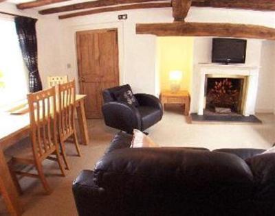 фото отеля Queens Lodge Bromsgrove