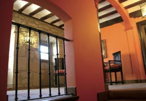 фото отеля Hotel Arganzon Plaza La Puebla de Arganzon