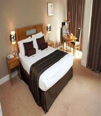 фото отеля Claregalway Hotel