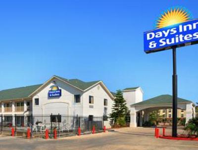 фото отеля Days Inn and Suites Port Arthur (Texas)