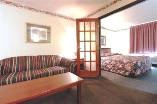 фото отеля Americas Best Value Inn & Suites Northfield