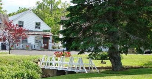 фото отеля Bay Leaf Cottages & Bistro