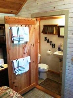 фото отеля Bay Leaf Cottages & Bistro