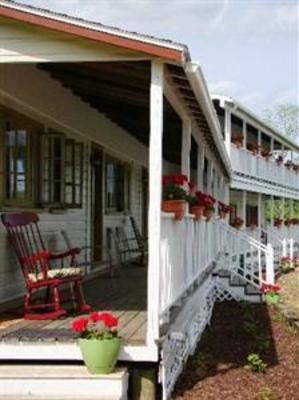 фото отеля Bay Leaf Cottages & Bistro