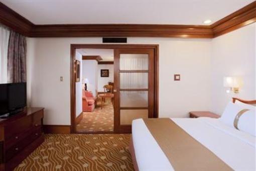 фото отеля Holiday Inn Manila Galleria