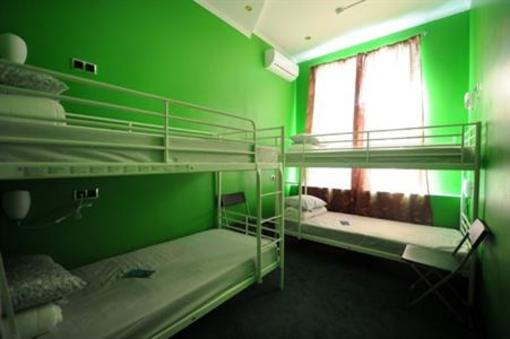фото отеля Bear Hostel on Mayakovskaya
