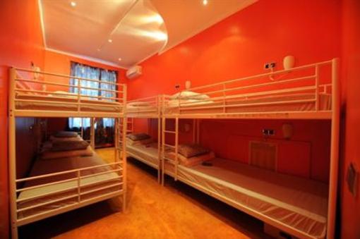 фото отеля Bear Hostel on Mayakovskaya