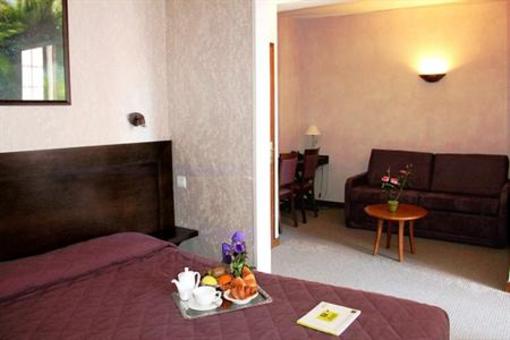 фото отеля Logis Des Trois Maures