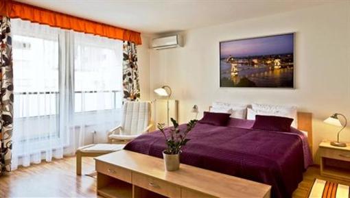фото отеля Corvin Apartment Budapest