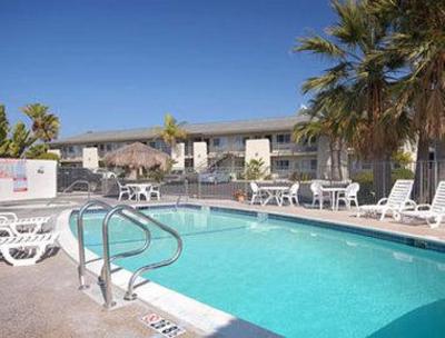 фото отеля Days Inn Oceanside at the Coast