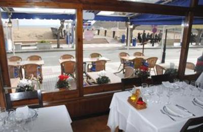 фото отеля Hostal Victoria Tossa de Mar