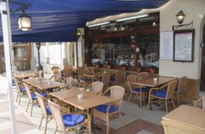 фото отеля Hostal Victoria Tossa de Mar