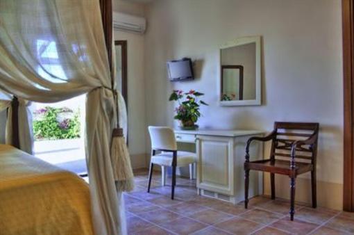 фото отеля Li Campi Restaurant & Resort