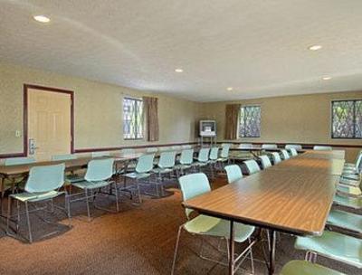 фото отеля Travelodge Parkersburg