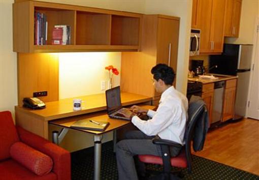 фото отеля TownePlace Suites Overland Park