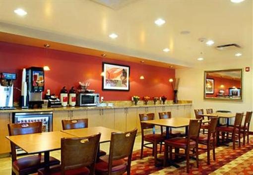 фото отеля TownePlace Suites Overland Park