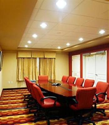 фото отеля TownePlace Suites Overland Park