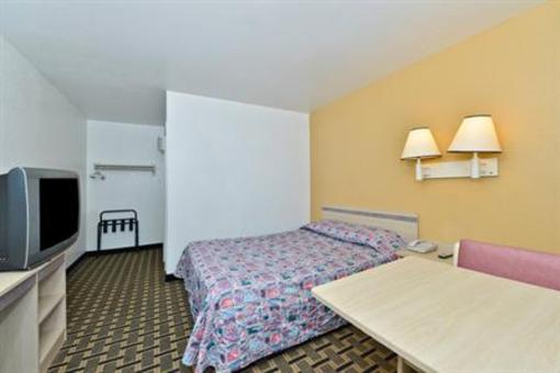 фото отеля Americas Best Value Inn - Amarillo East Grand Street
