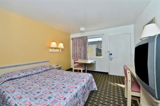 фото отеля Americas Best Value Inn - Amarillo East Grand Street