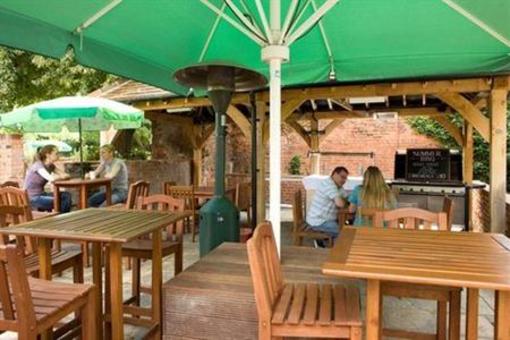 фото отеля Bull Hotel Halstead