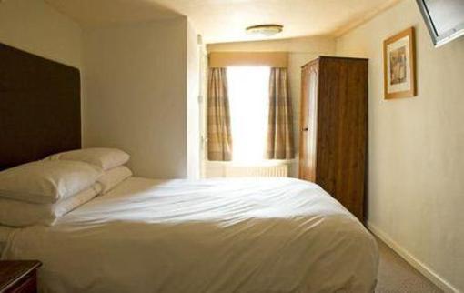 фото отеля Bull Hotel Halstead