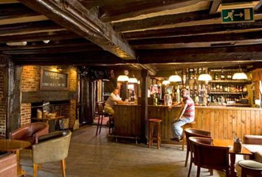 фото отеля Bull Hotel Halstead