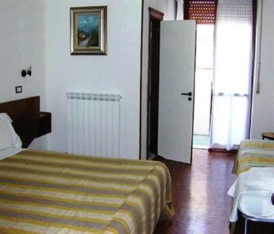 фото отеля Hotel Holiday