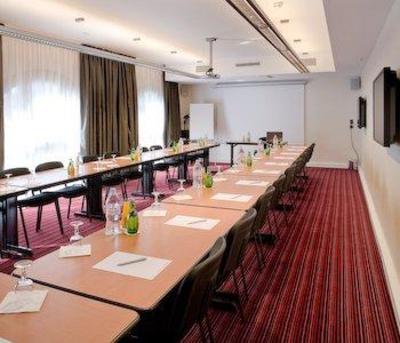 фото отеля Hotel Holiday Inn Paris
