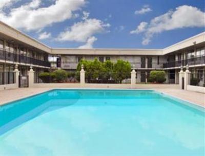 фото отеля Days Inn & Suites Conference Center