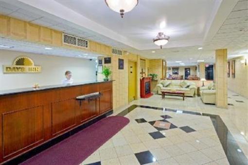 фото отеля Days Inn & Suites Conference Center