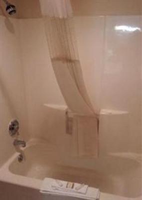 фото отеля Baymont Inn & Suites Tulsa