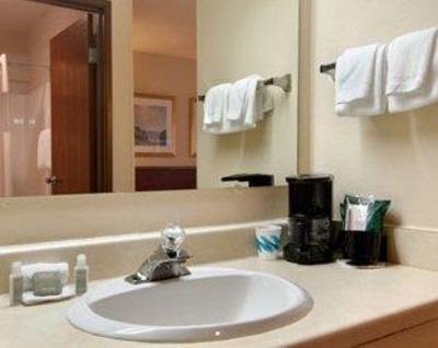 фото отеля Baymont Inn & Suites Tulsa