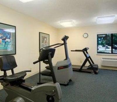 фото отеля Baymont Inn & Suites Tulsa
