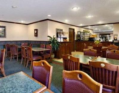 фото отеля Baymont Inn & Suites Tulsa