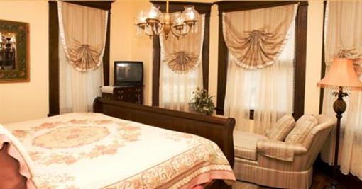 фото отеля Philip W. Smith Bed and Breakfast