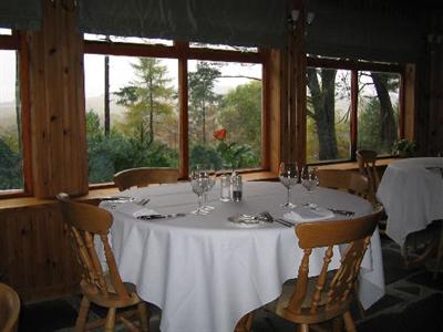 фото отеля Old Pines Hotel and Restaurant