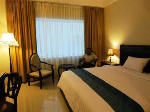фото отеля The Rich Jogja