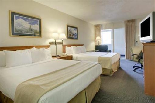 фото отеля Days Inn Cedar Falls-University Plaza