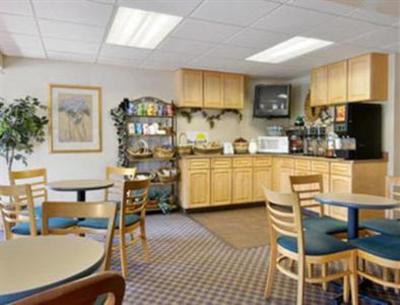 фото отеля Days Inn Cedar Falls-University Plaza