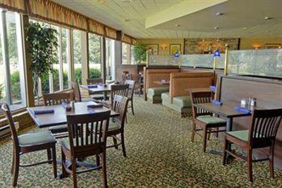 фото отеля Days Inn Cedar Falls-University Plaza