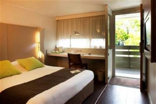 фото отеля Campanile Hotel Saint-Germain-en-Laye