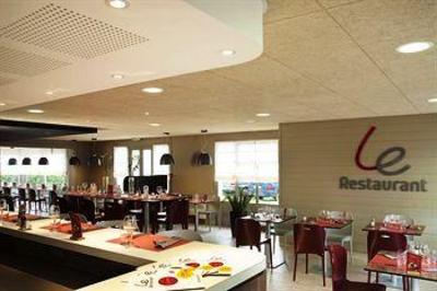 фото отеля Campanile Hotel Saint-Germain-en-Laye
