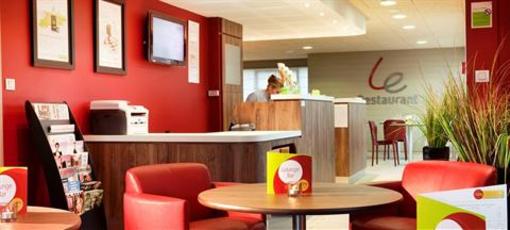 фото отеля Campanile Hotel Saint-Germain-en-Laye