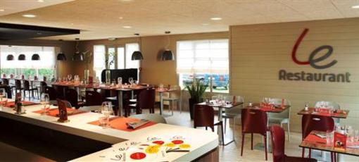 фото отеля Campanile Hotel Saint-Germain-en-Laye