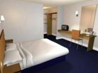 фото отеля Travelodge Cardiff Central