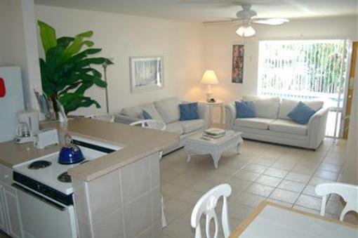 фото отеля Pineapple Place Apartment Homes Pompano Beach