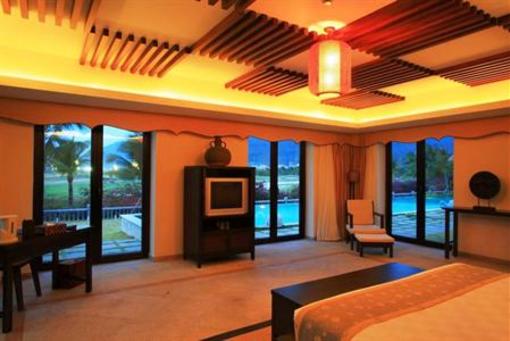 фото отеля Yalong Bay Villas & Spa