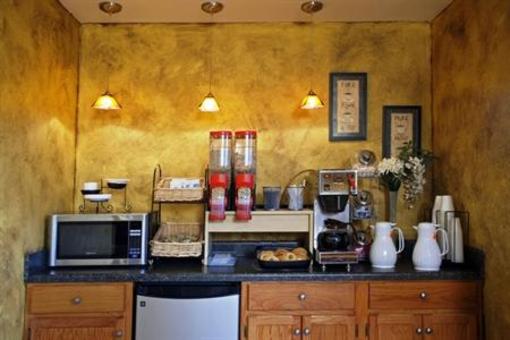 фото отеля Americas Best Value Inn & Suites-University